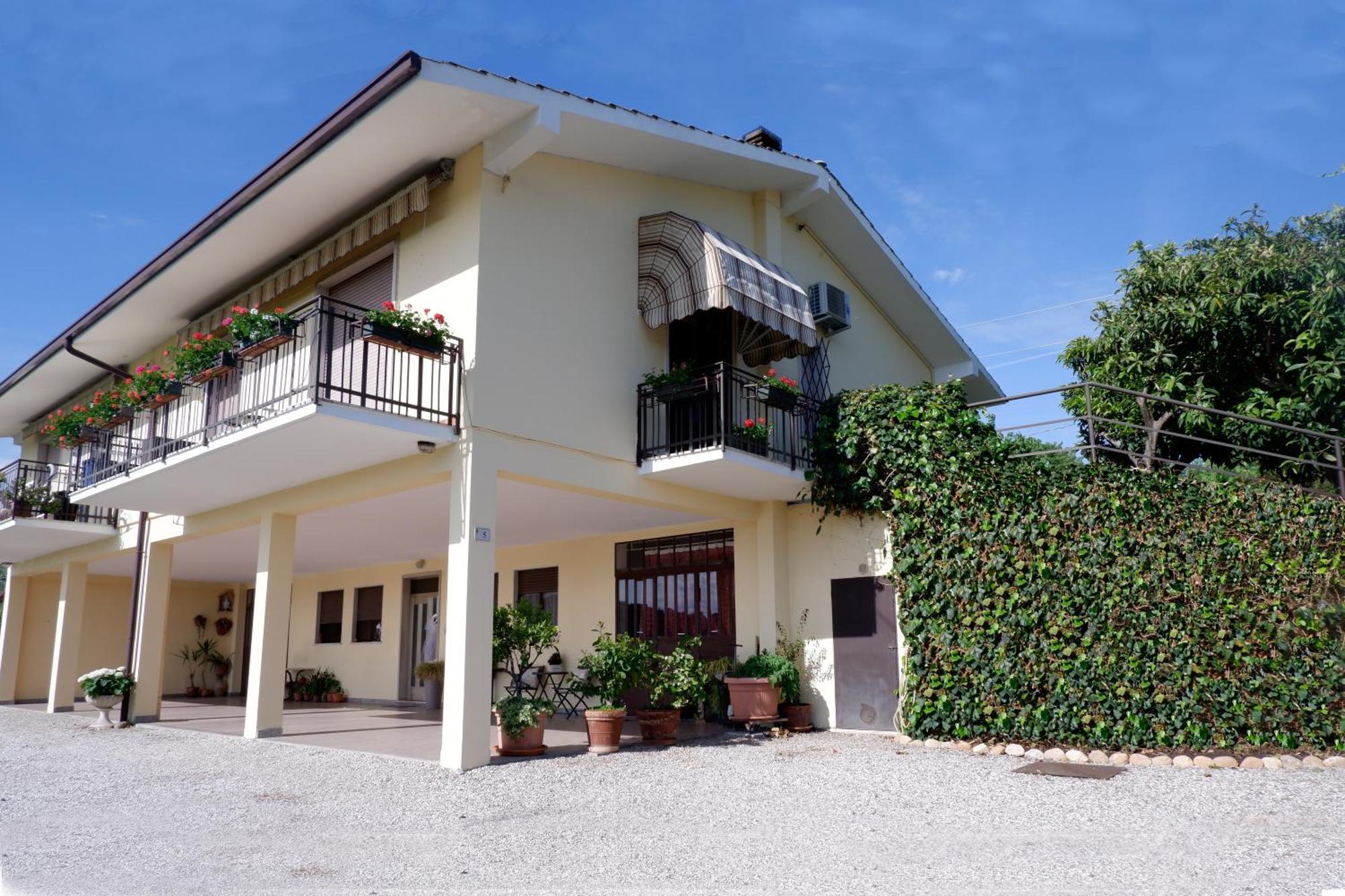L'Edera Appartamento Rivoli Veronese Buitenkant foto